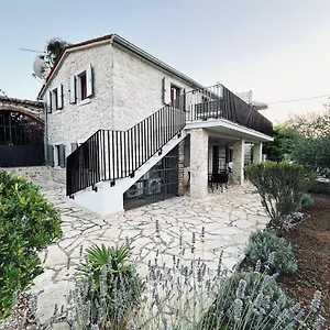 Apartman Koronsovac House With 4, Poreč